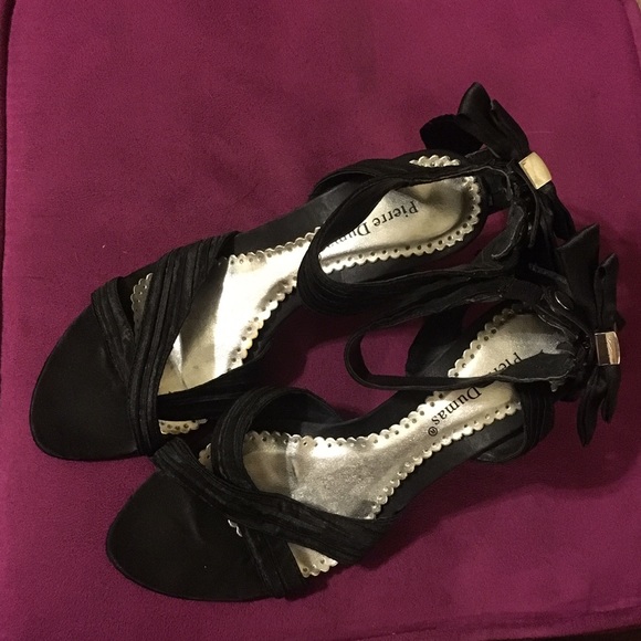 Black silky collared heels. - Picture 2 of 4