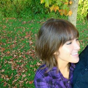 Meet your Posher, Emi