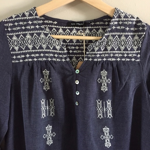 Embroidered Top - Picture 3 of 4