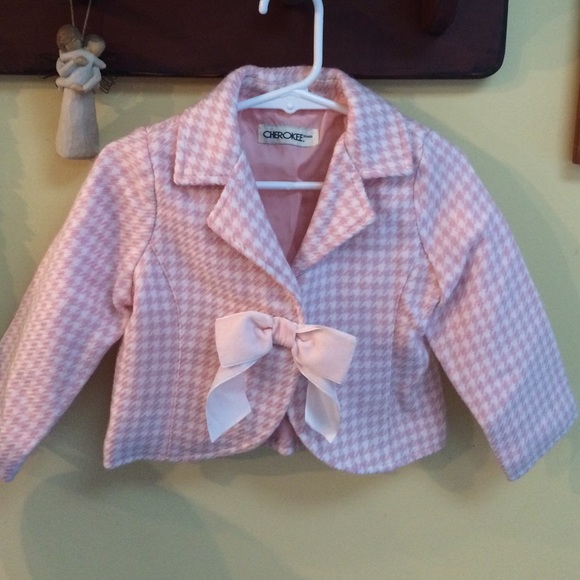 Super cute pink houndstooth suit (sz 2T)
