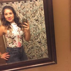 Meet your Posher, Yolanda