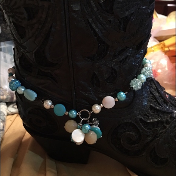 Boot bling slides right over boot shaft - Picture 4 of 4