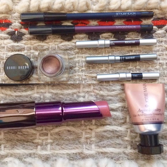 Fall deluxe eyeliner and make-up bundle