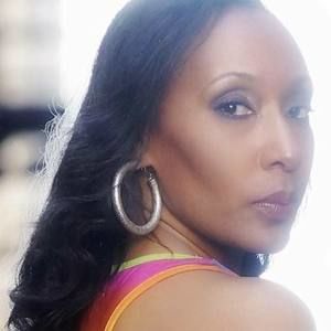 Meet your Posher, Makeba