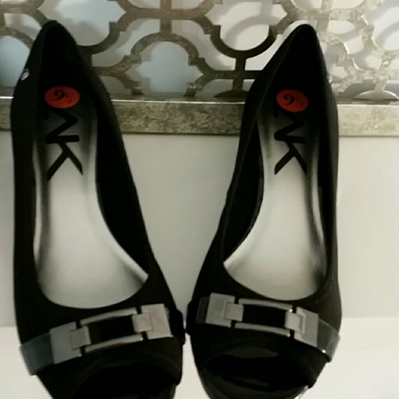 Anne Klein Sport Peep-Toe dressy flats