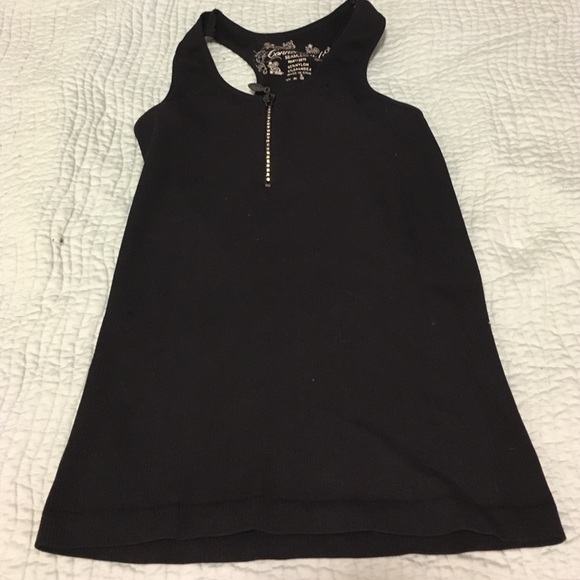 Seamless black top