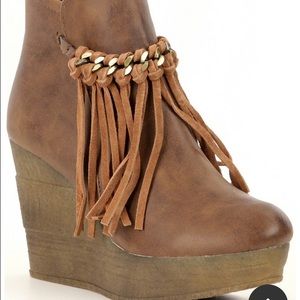 Sbicca Zepp Fringe Wedge Booties Size 6