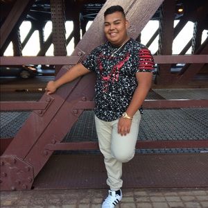 Meet your Posher, Carlos