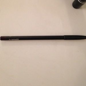 MAC lip liner