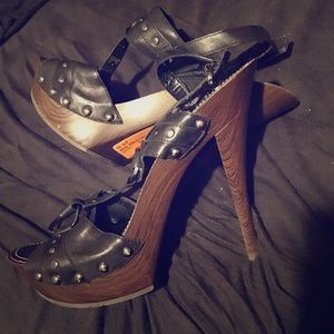 Adorable Jessica Simpson Heels