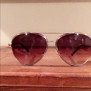 O by Oscar De La Renta Aviator Sunglasses