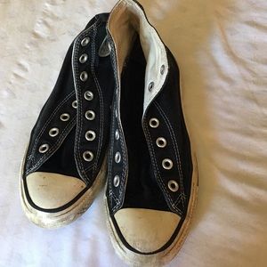 Black converse sneakers