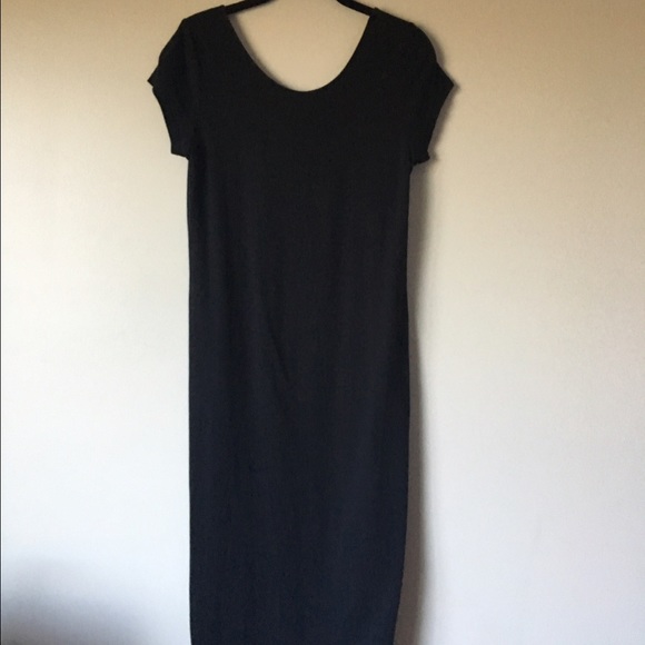 H&M Black midi Dress Lowriding back