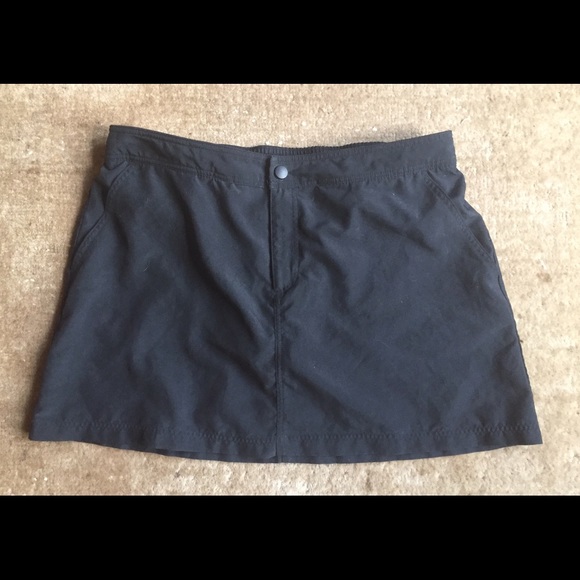 Skirt with underwear liner