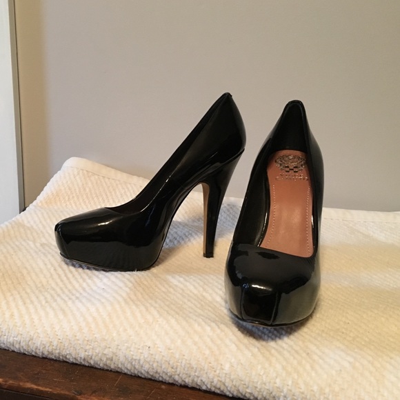 Vince Camuto patent-leather platform pumps sz. 8.5