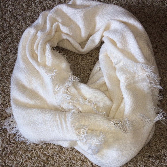 Brand new soft scarf