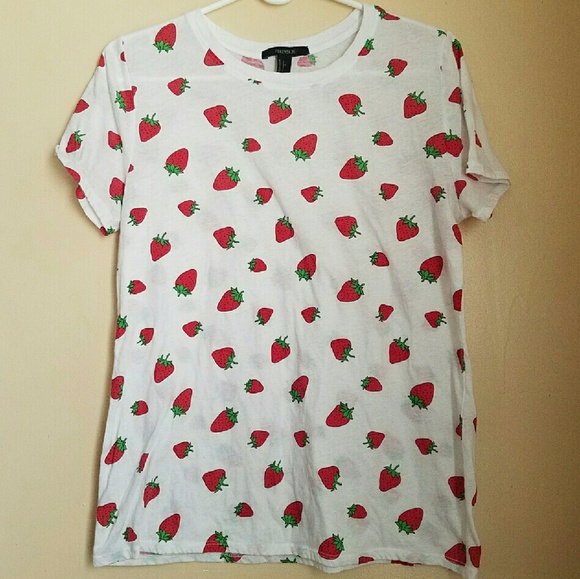 Large Cute Kawaii Strawberry Print T-shirt