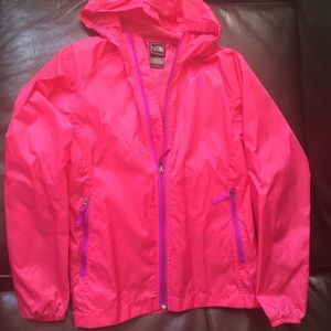💘North face windbreaker💘