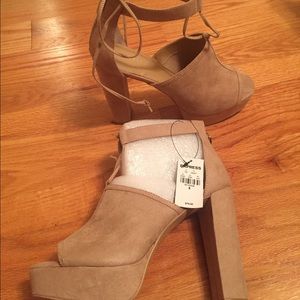 BRAND NEW Peep Toe Heels