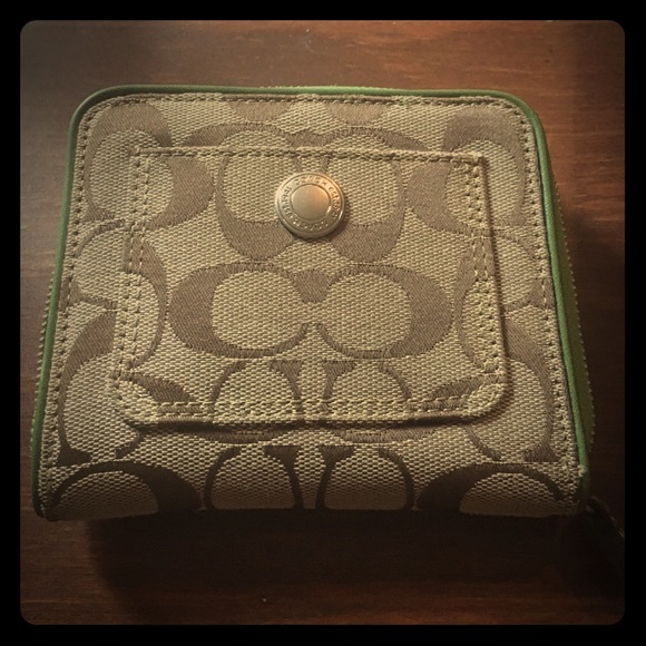 Coach wallet! Barely used! No wear and tear!