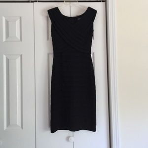 Adriana Papell Size 4 Dress