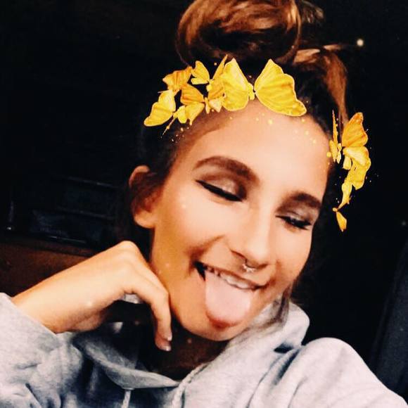 Meet your Posher, Zoe - Picture 1 of 1