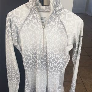 NIKE Workout Pullover