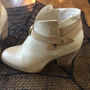 Francesca's 2 tone beige/nude booties