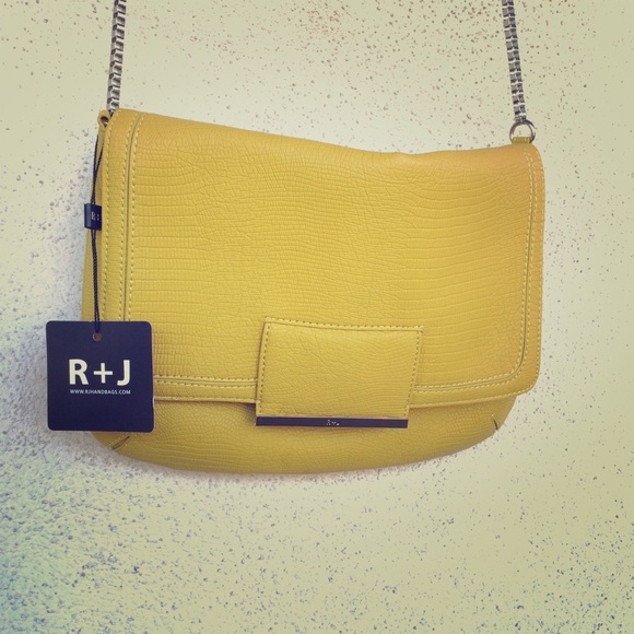 R+J Handbags - ✨SALE✨Women's R+J shoulder handbag (chartreuse)