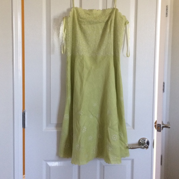 Ann Taylor Dresses & Skirts - Ann Taylor floral dress