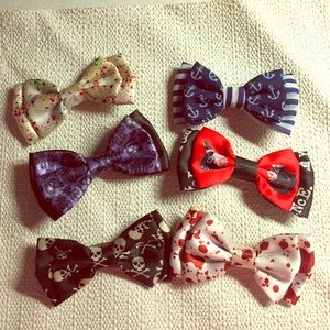 Hot Topics Accessorie Bows