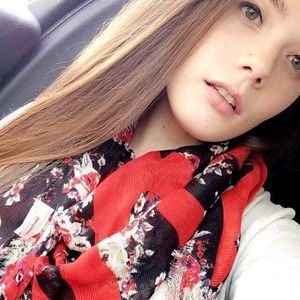 Meet your Posher, Nina