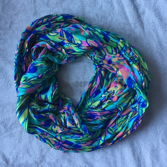 Lilly Pulitzer Riley Infinity Loop Scarf