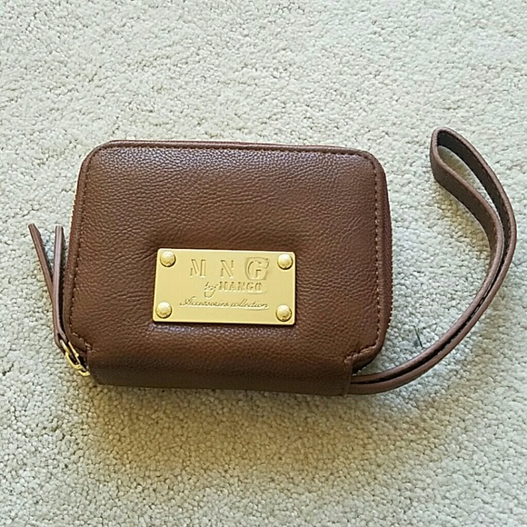 Double zip wristlet wallet