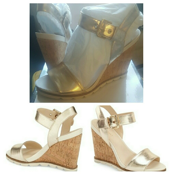 NWT Nine West Gronigen wedge sandal