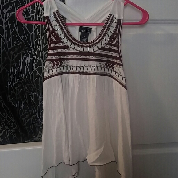 Flowy tank