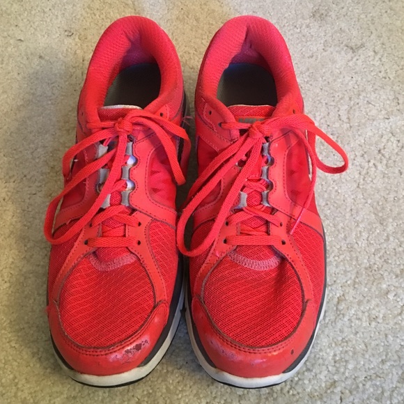 SUMMER SALE 🌸 Red/orange Nike shoes!