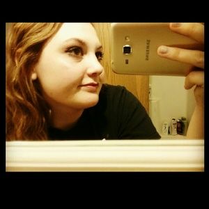 Meet your Posher, Chloe