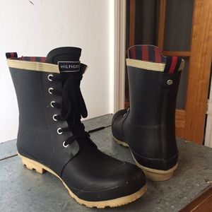 Tommy Hilfiger Rain Booties, size 8