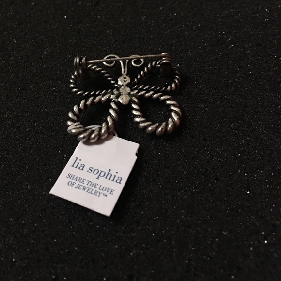 New Lia Sophia butterfly pin - Picture 2 of 2