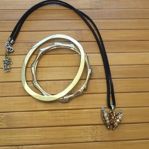 4 for $20 ♥️ Butterfly necklace and gold bangles