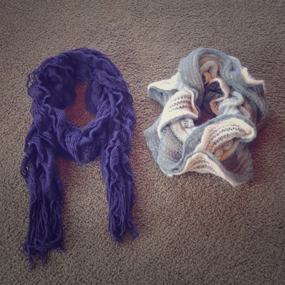 2 for 1 knit scarves!!