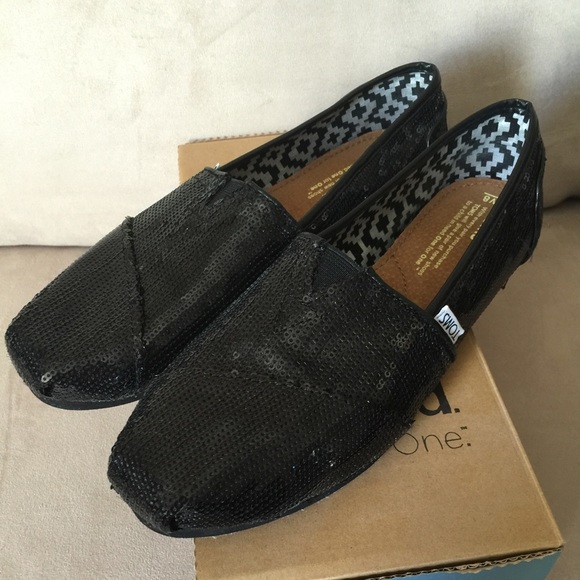 Pewter Sequins Toms 8w