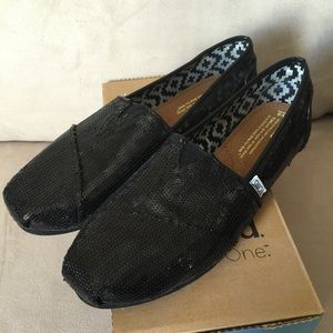 Pewter Sequins Toms 8w