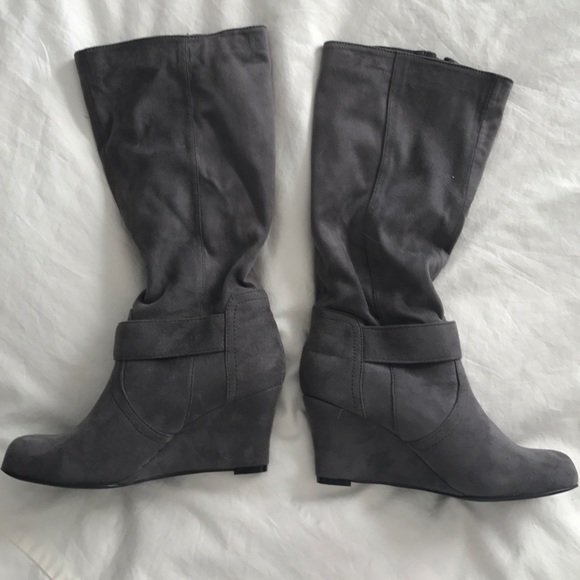 Aldo Wedge Boots - Picture 3 of 3