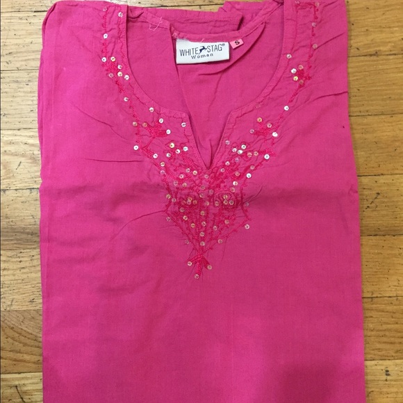 Woman pink detailed shirt