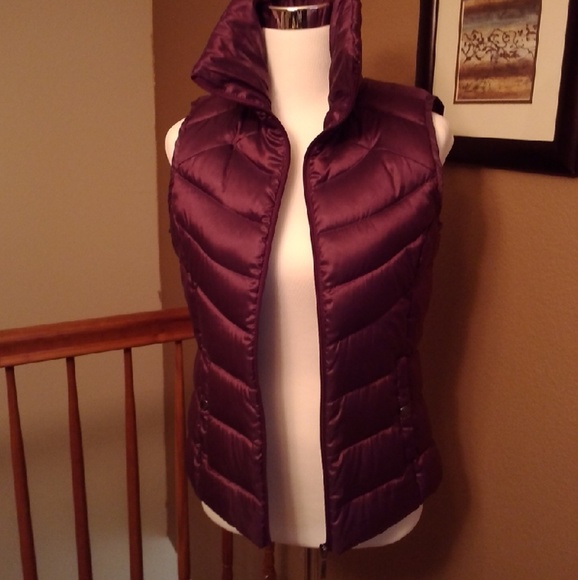 Liz Claiborne quilted vest size S