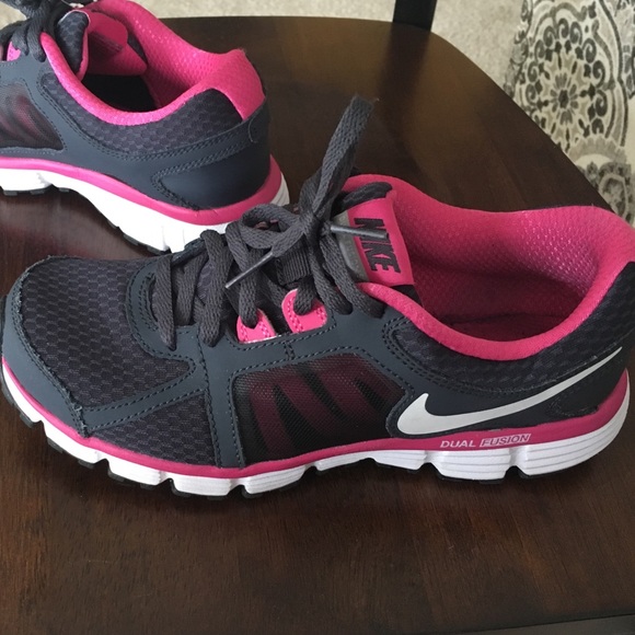 Nike grey and pink Dual Fusion ST2