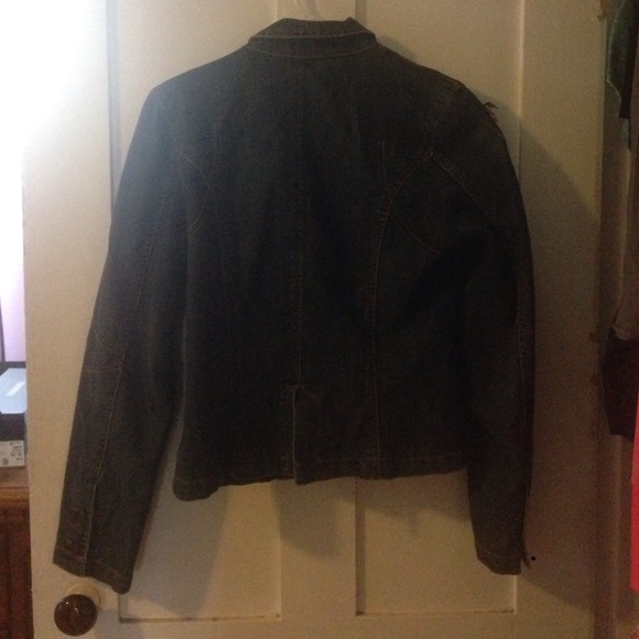 ❤️Very cute Jean jacket I wore over my dresses ❤️ - Picture 2 of 3