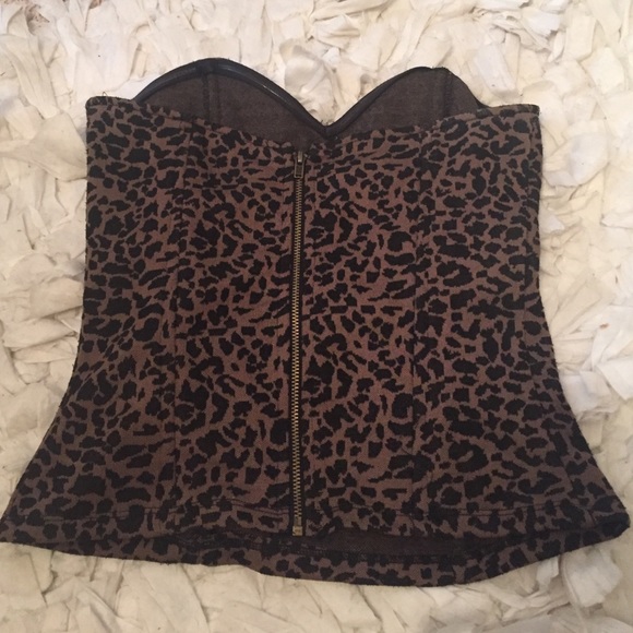Strapless fitting top - Picture 2 of 2